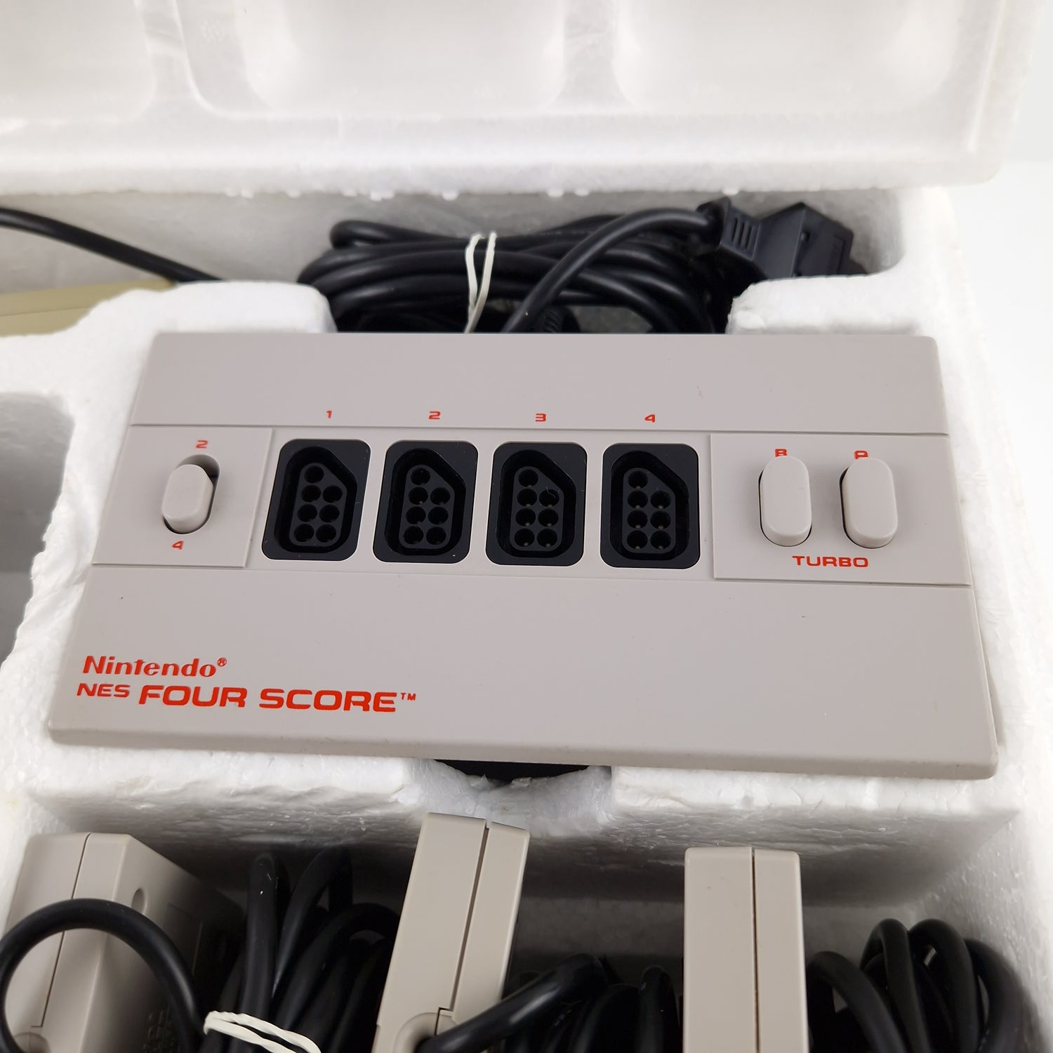 Nintendo NES Konsole : Super Set 4 Players Bundle OVP PAL Console unvollständig