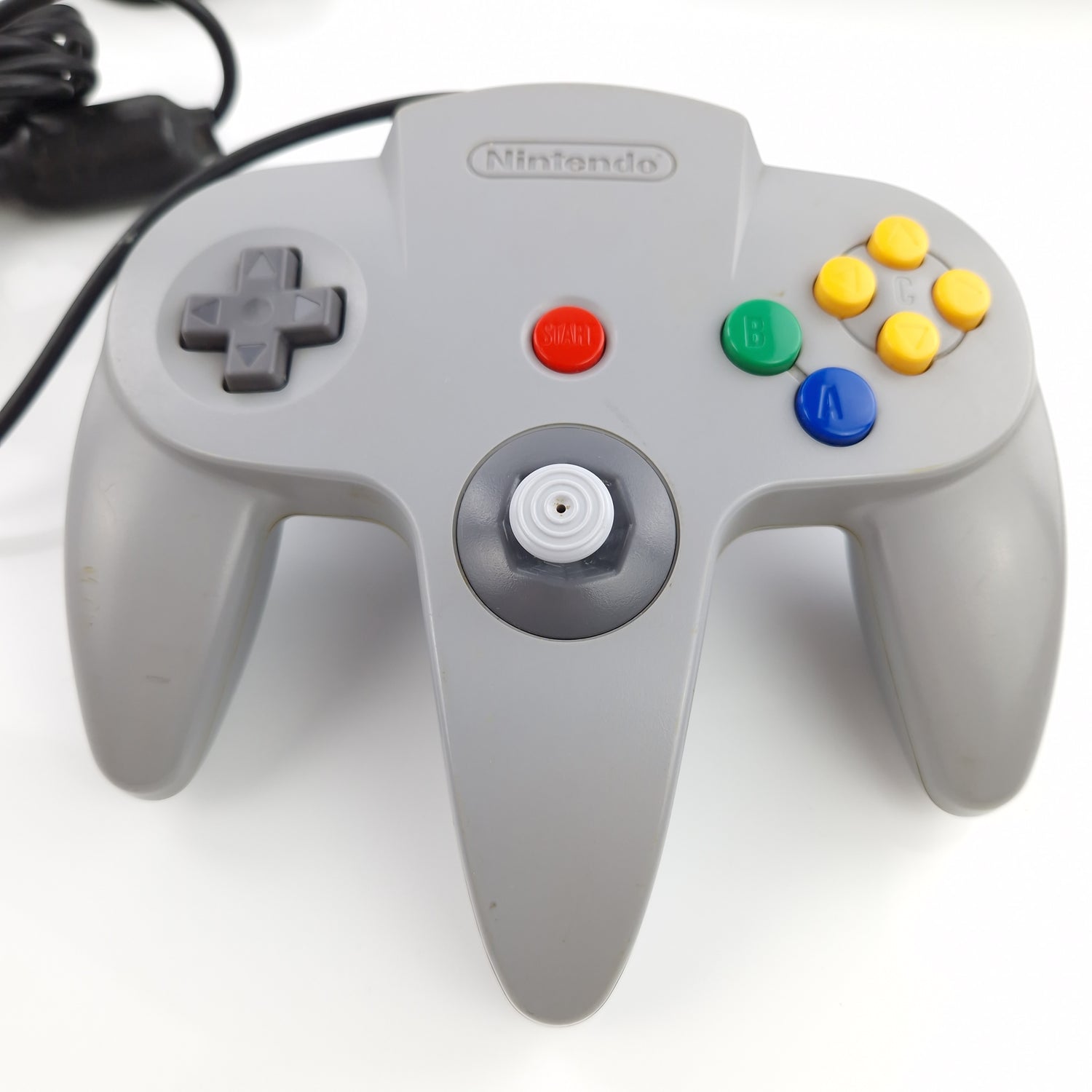 Nintendo 64 Konsolen Bundle mit 2 Controllern, Anschlusskabel & 6 Spielen N64